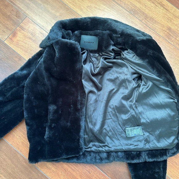 Blank NYC faux fur cropped jacket XS - Picture 5 of 5